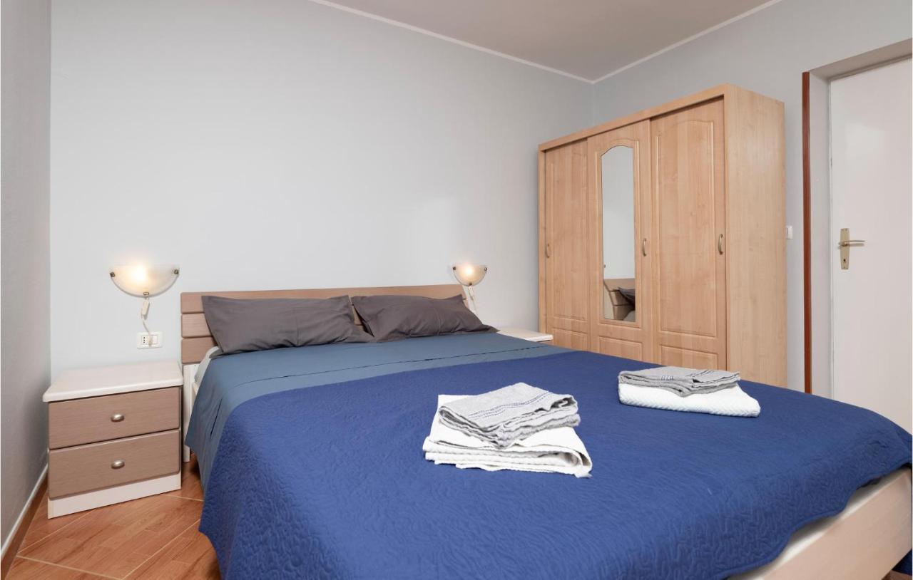 1 Bedroom Amazing Apartment In Peruški Extérieur photo