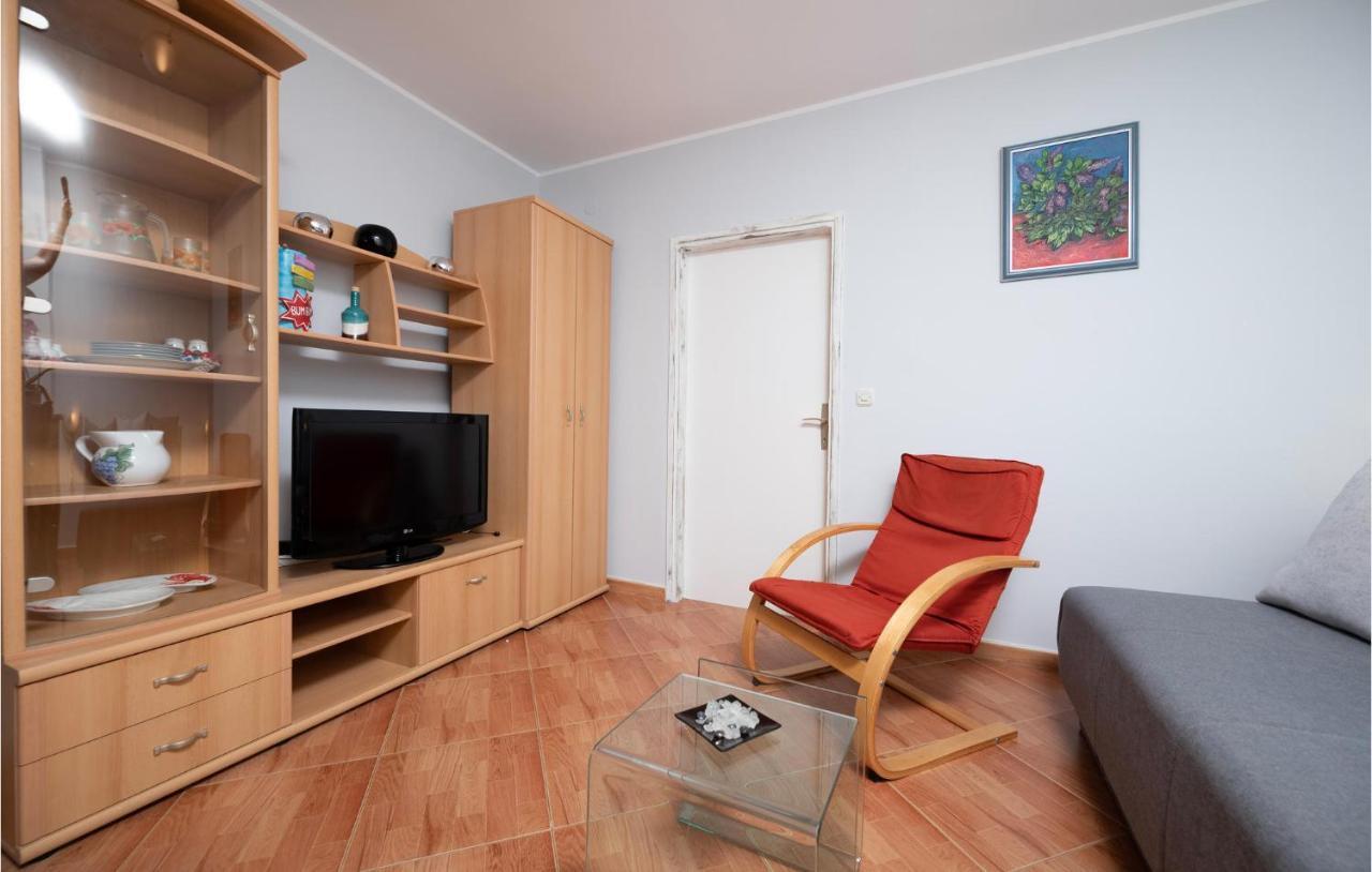 1 Bedroom Amazing Apartment In Peruški Extérieur photo
