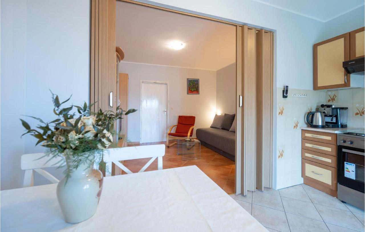 1 Bedroom Amazing Apartment In Peruški Extérieur photo